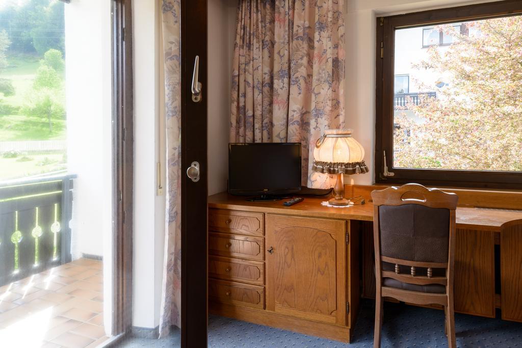 Hotel Schwarzwaldschaefer Enzklösterle Rum bild
