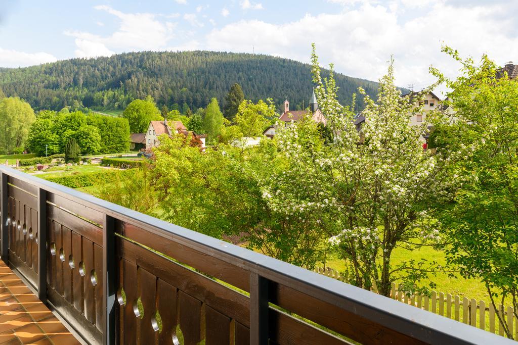 Hotel Schwarzwaldschaefer Enzklösterle Exteriör bild