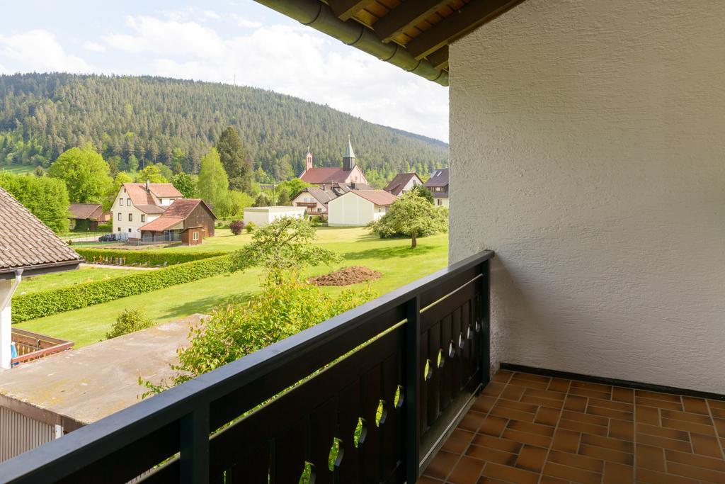Hotel Schwarzwaldschaefer Enzklösterle Rum bild