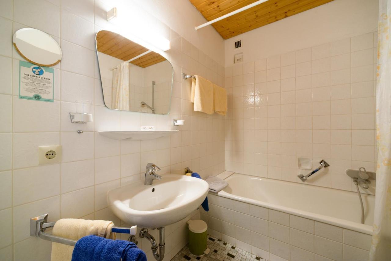 Hotel Schwarzwaldschaefer Enzklösterle Rum bild